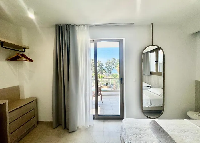 Nusa & Aparthotel 4*