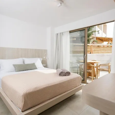 מלון דירות Nusa & 4*