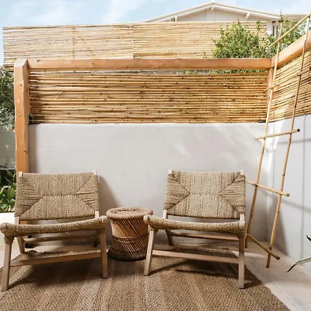 Ξενοδοχείο με διαμερίσματα Nusa &