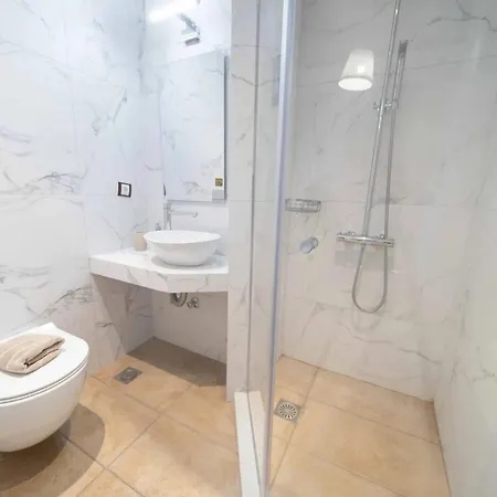 Nusa & מלון דירות