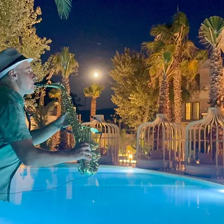 Ξενοδοχείο με διαμερίσματα Nusa & Πευκοχώρι