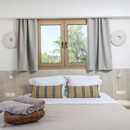 Nusa & מלון דירות