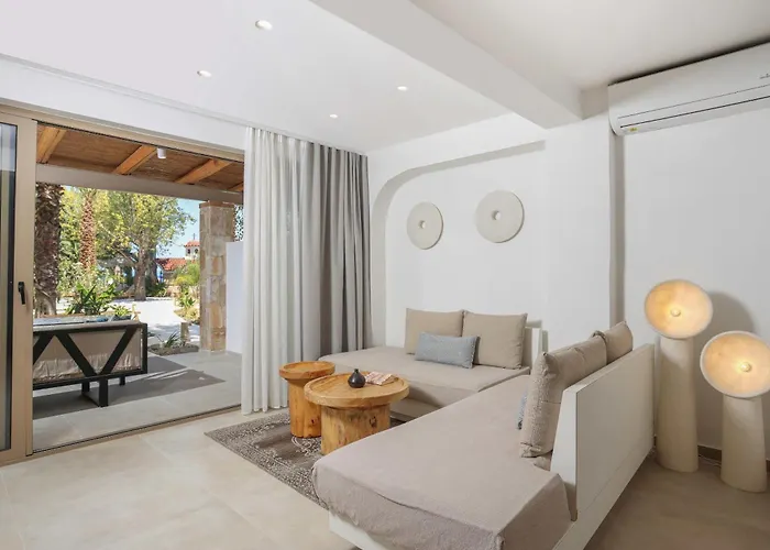 Nusa & Apartahotel Pefkochori