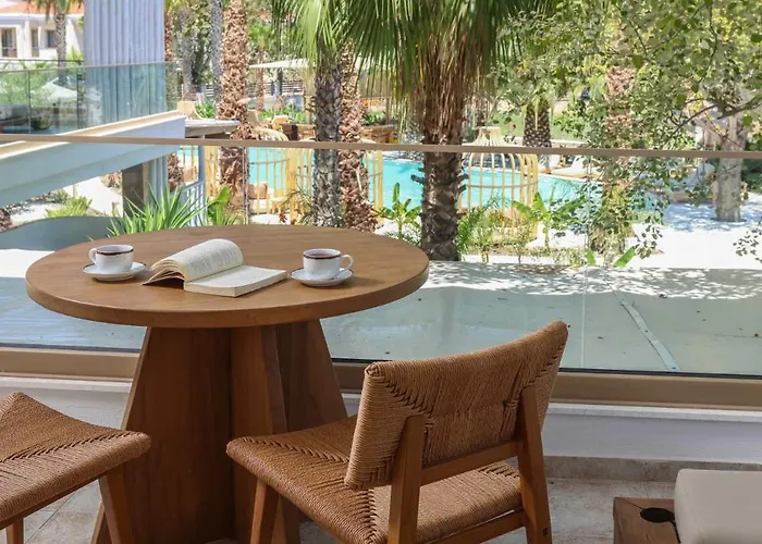 Nusa & 4* Pefkochori